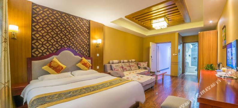 西双版纳七彩曼景度假酒店(告庄星光夜市店)图片