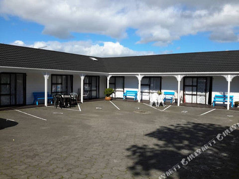 帕帕库拉先锋旅舍&汽车旅馆