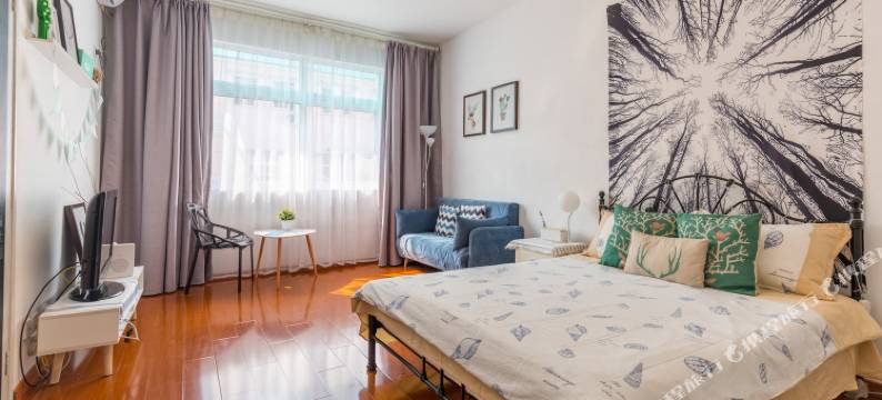 8地铁人民广场外滩公寓(上海大连路店)图片