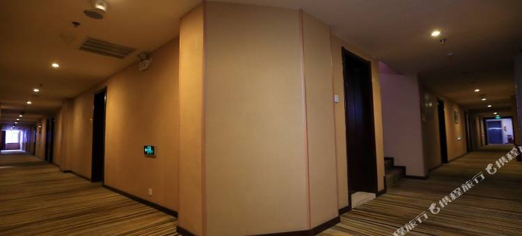 吉龙假日精品酒店(吉林火车站财富广场店)图片