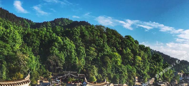 凤凰四月天客栈图片