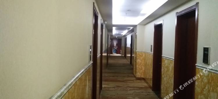 派酒店(西宁火车站广场店)图片