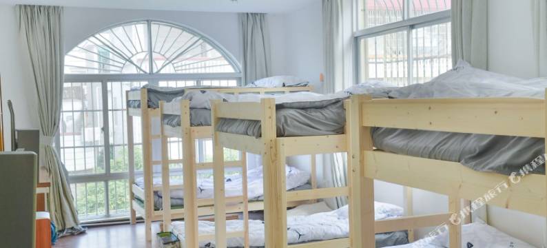 馋眠青年旅舍(北海高铁站店)图片