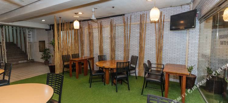 RedDoorz @ Amorsolo Makati图片