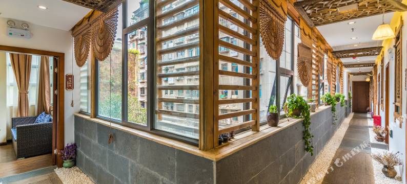 贵阳瑞阁黔府民俗酒店(黔灵山公园紫林庵地铁站店)图片