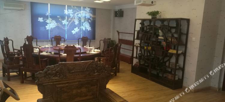 艺龙瑞云酒店(内蒙古大学北校区桃李湖店)图片