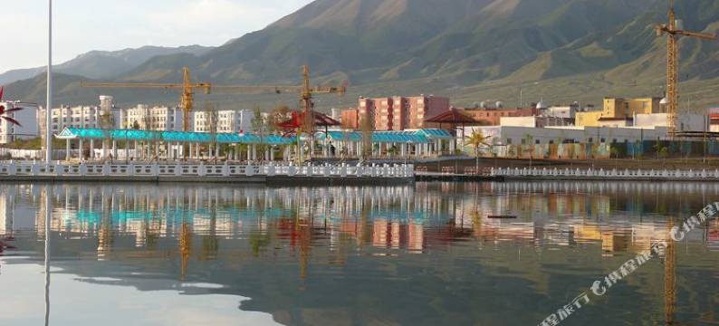 巴里坤紫荆商务宾馆图片