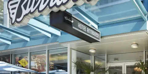 布拉德酒店
