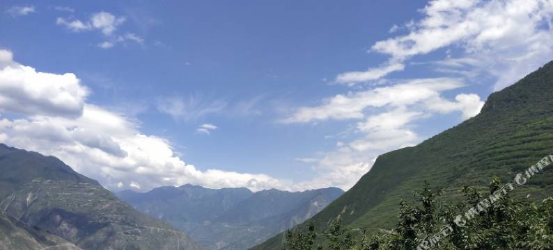 理县水云间酒店(桃坪羌寨景区店)图片