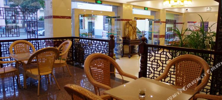 陇川鸿运酒店图片