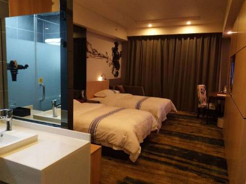 西林乐程大酒店