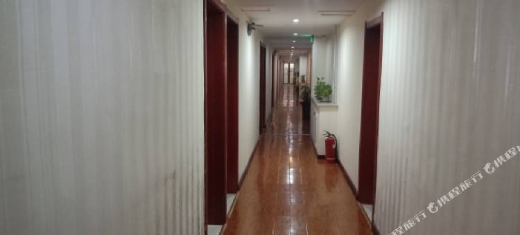 双北宾馆(太原火车站服装城店)图片