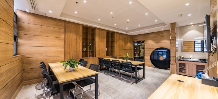 云上酒店(贵阳高铁北站店)图片