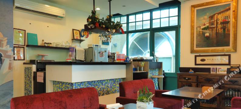 花莲蓝色玻璃海图片