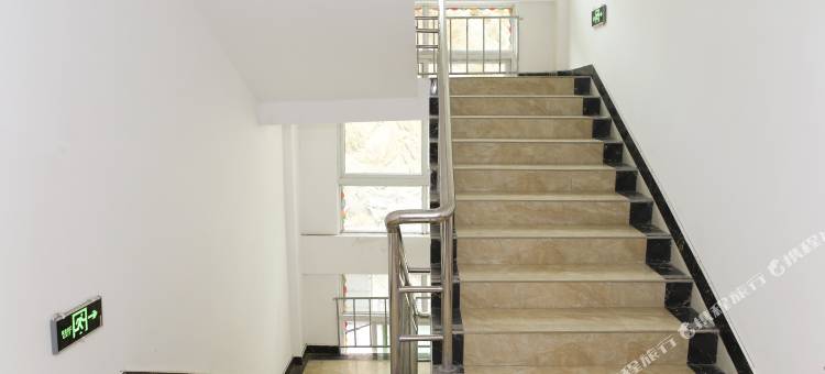 丹巴一梦酒店(吉美广场店)图片