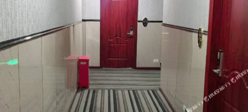 鹤峰街中阁宾馆图片