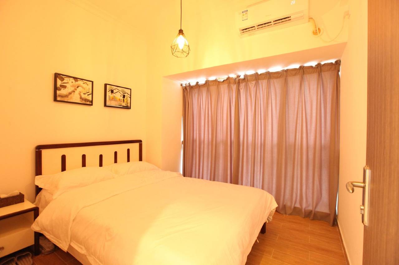 SarahXiong公寓(石化大道东分店)