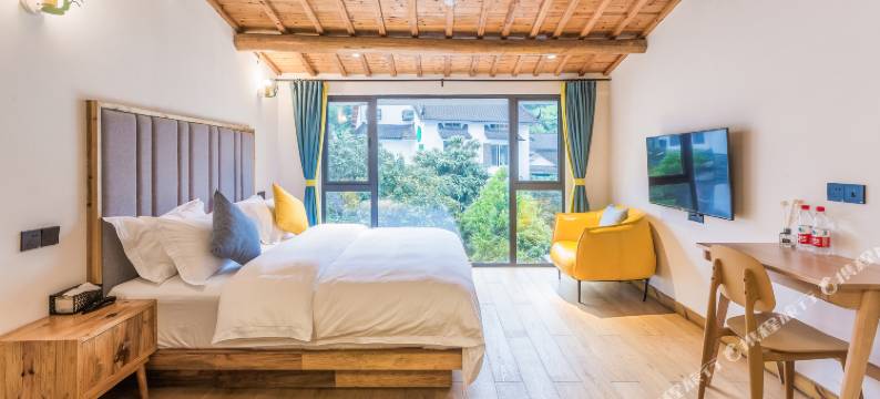 杭州毕竟西湖民宿(雷峰塔花港观鱼店)图片