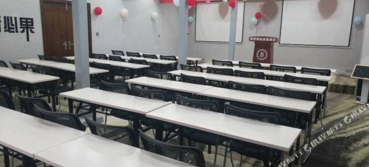 维葭精品酒店(大余永福楼店)图片