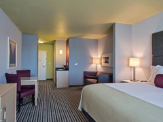 Holiday Inn Express Suites Carlisle Hotel Reviews And Room