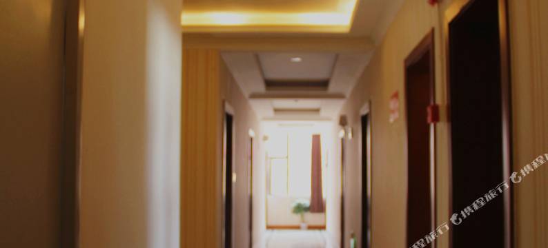 色达愿遂大酒店图片