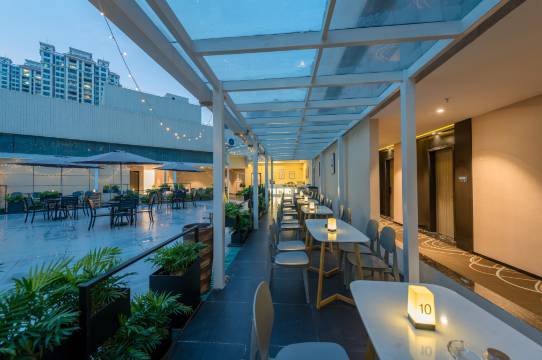 希安轻雅酒店(英德市中心店)