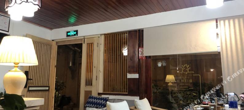 丽江束河山里居客栈图片