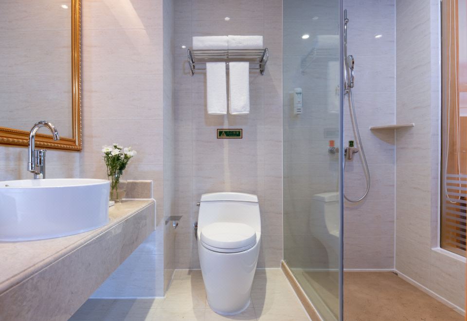 Vienna International Hotel (Dongcheng Building, Lanzhu East Road, Pingshan, Shenzhen)Hotel Overview