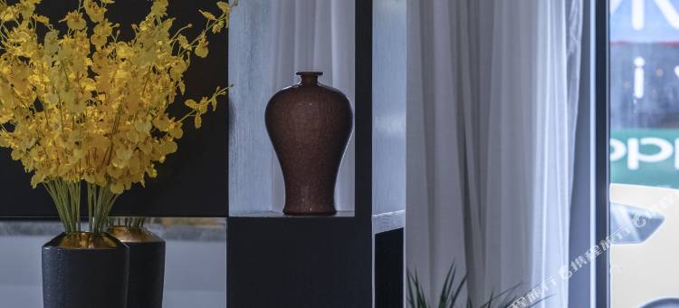 白玉兰酒店(栾川长春路十字街店)图片