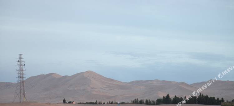 敦煌西行部落·房车自驾游营地图片