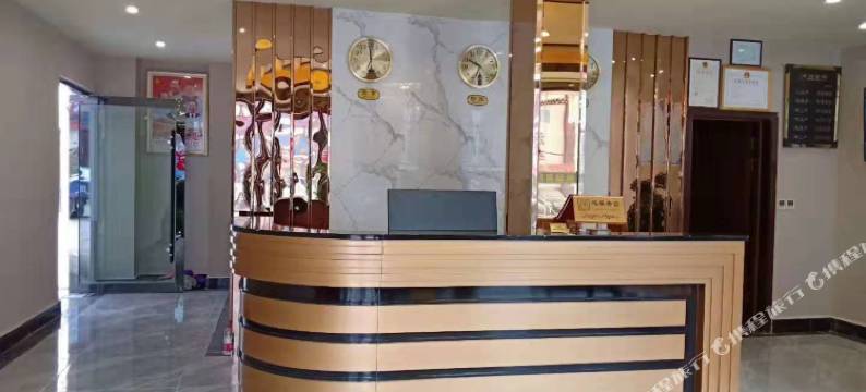 萨嘎圣达假日精品酒店图片