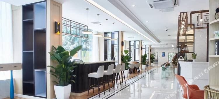 白玉兰酒店(上海徐家汇宛平南路店)图片