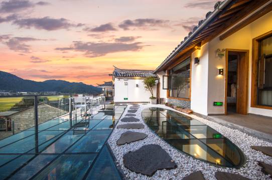 腾冲遇净乡恬客栈(和顺古镇图书馆店)