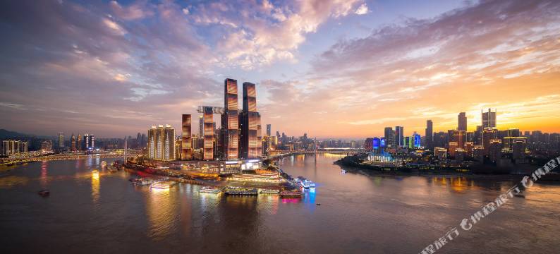 季庭高空江景酒店(解放碑云端之眼店)图片