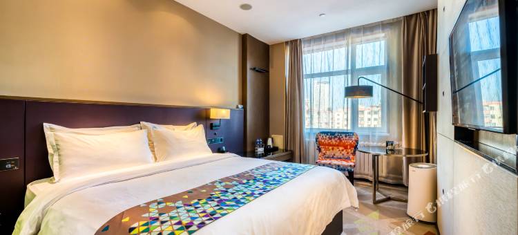 潮漫酒店(哈尔滨中央大街步行街公路大桥地铁站店)图片