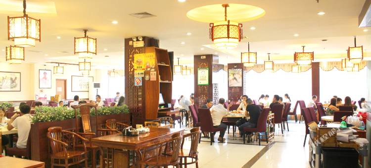 宝利酒店(肇庆七星岩牌坊店)图片