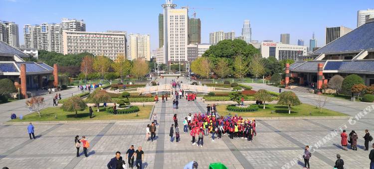 途皮士青年旅舍(武汉光谷广场地铁站店)图片
