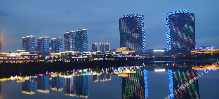 如家睿柏·云酒店(青岛西海岸新区政府世博城店)图片