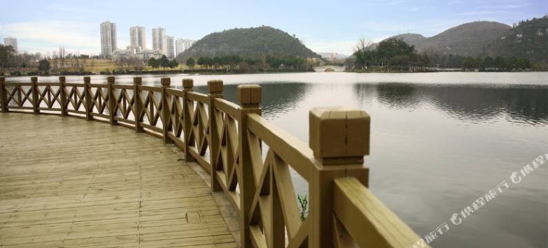 希亚华瑞酒店(安顺虹山湖景区店)图片