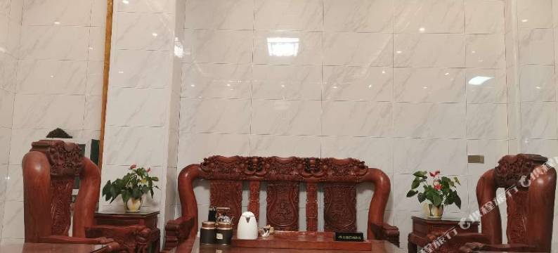 东兴易安客栈(万尾金滩店)图片