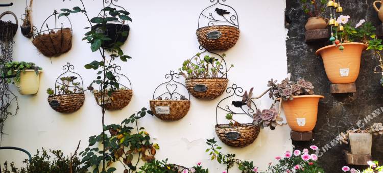 泸沽湖六间房私人庭院湖景民宿图片