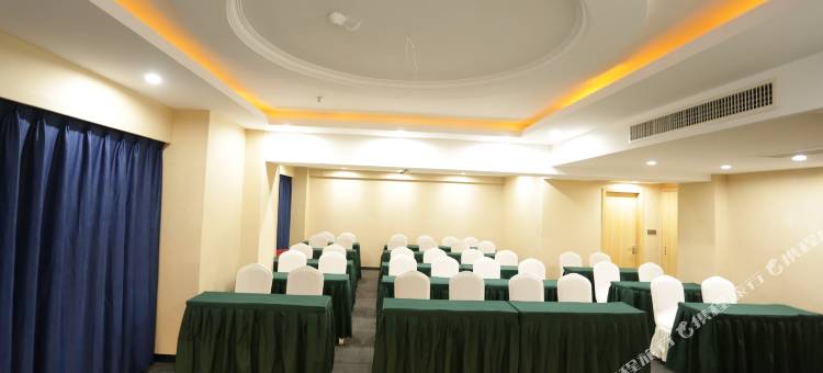 维多莉亚酒店(园洲信鸿广场店)图片