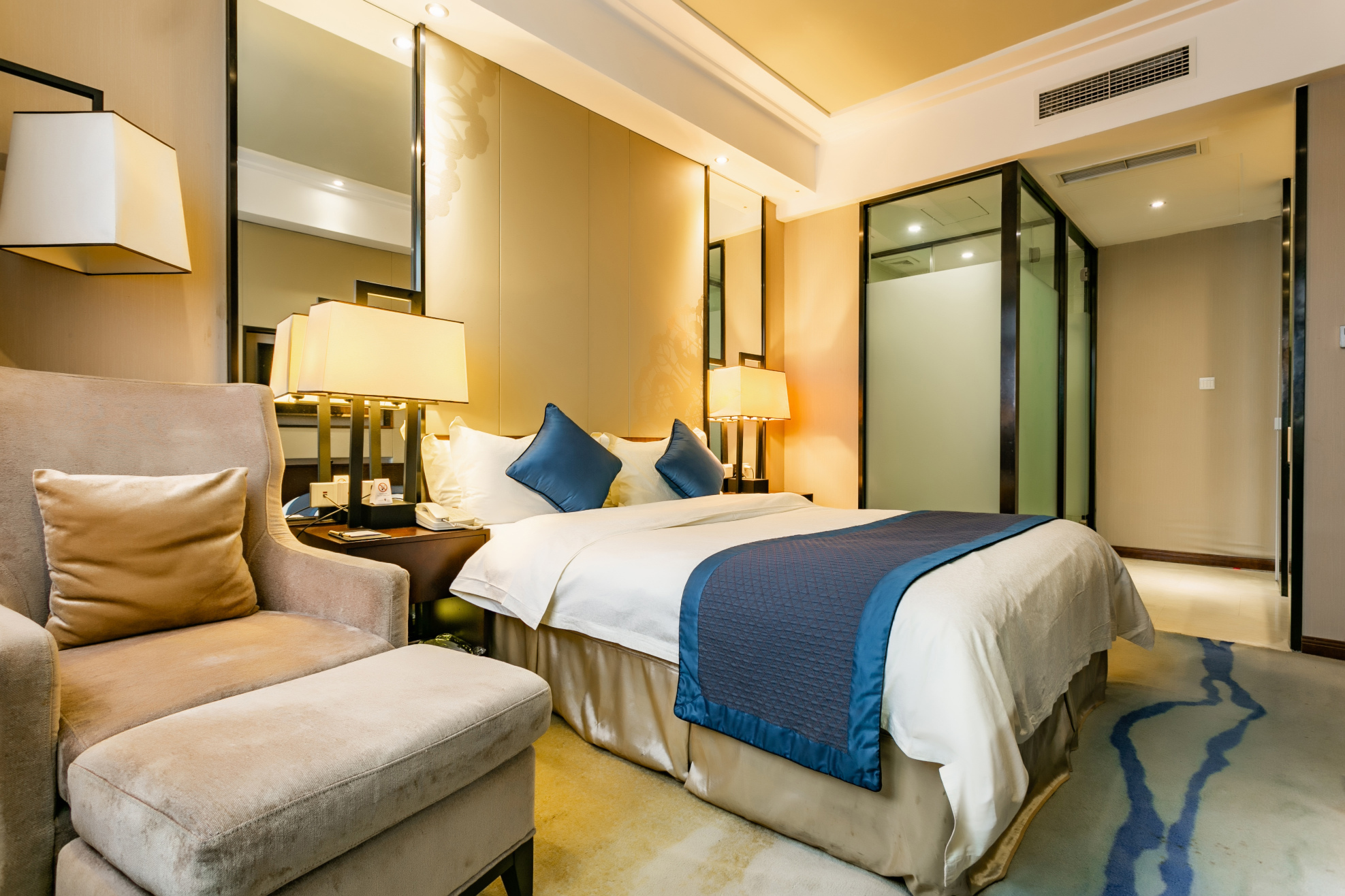 Leadersky Hotel Over view