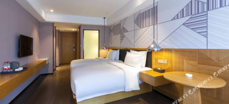 如家睿柏·云酒店(南宁江南万达平西老牌美食夜市店)图片