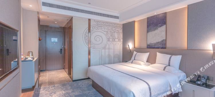 雅斯特国际酒店(南湖公园地铁站金湖广场店)图片