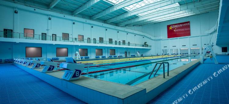 红楼大酒店(乌鲁木齐铁路局地铁站店)图片