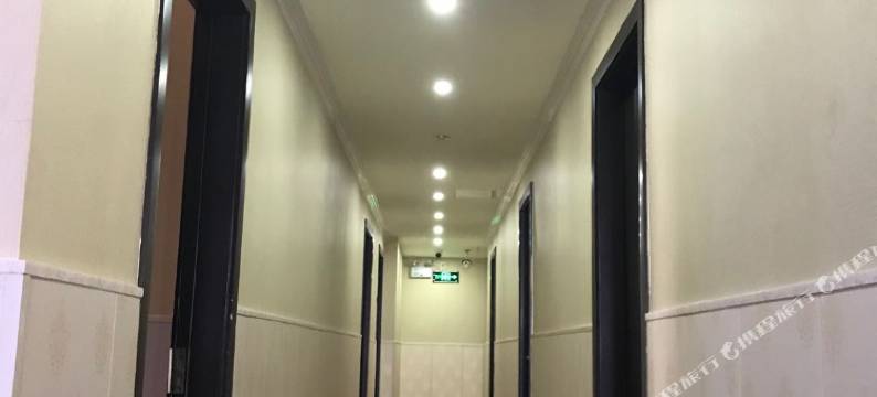 陵光假日酒店(南京总统府新街口地铁站店)图片