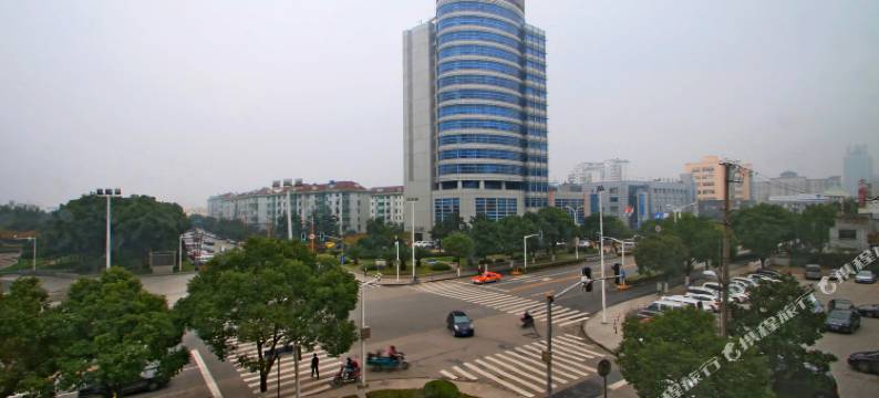 艺选酒店(上海安亭地铁站墨玉路店)图片