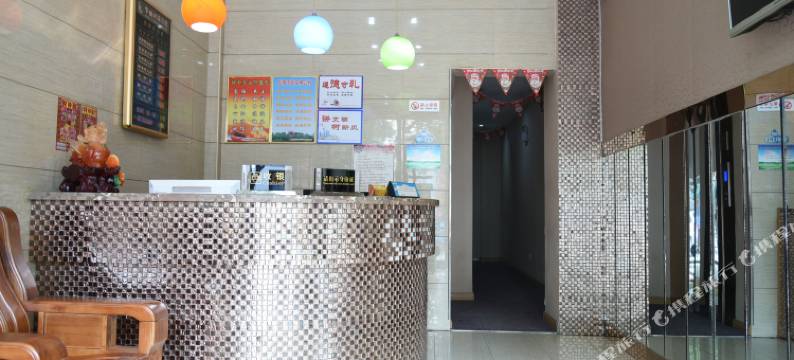 华丽时尚宾馆(岳阳高铁东站店)图片