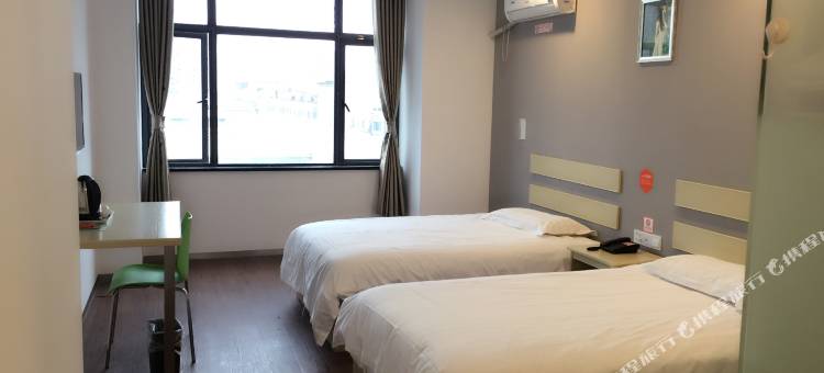 东恒宾馆(上海曹安公路轻纺市场定边路地铁站店)图片